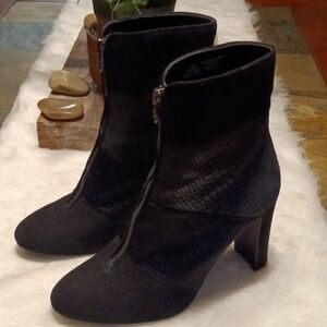 - Anne Klein Black Leather And Suede Ankle Bootie Size 6 1/2M